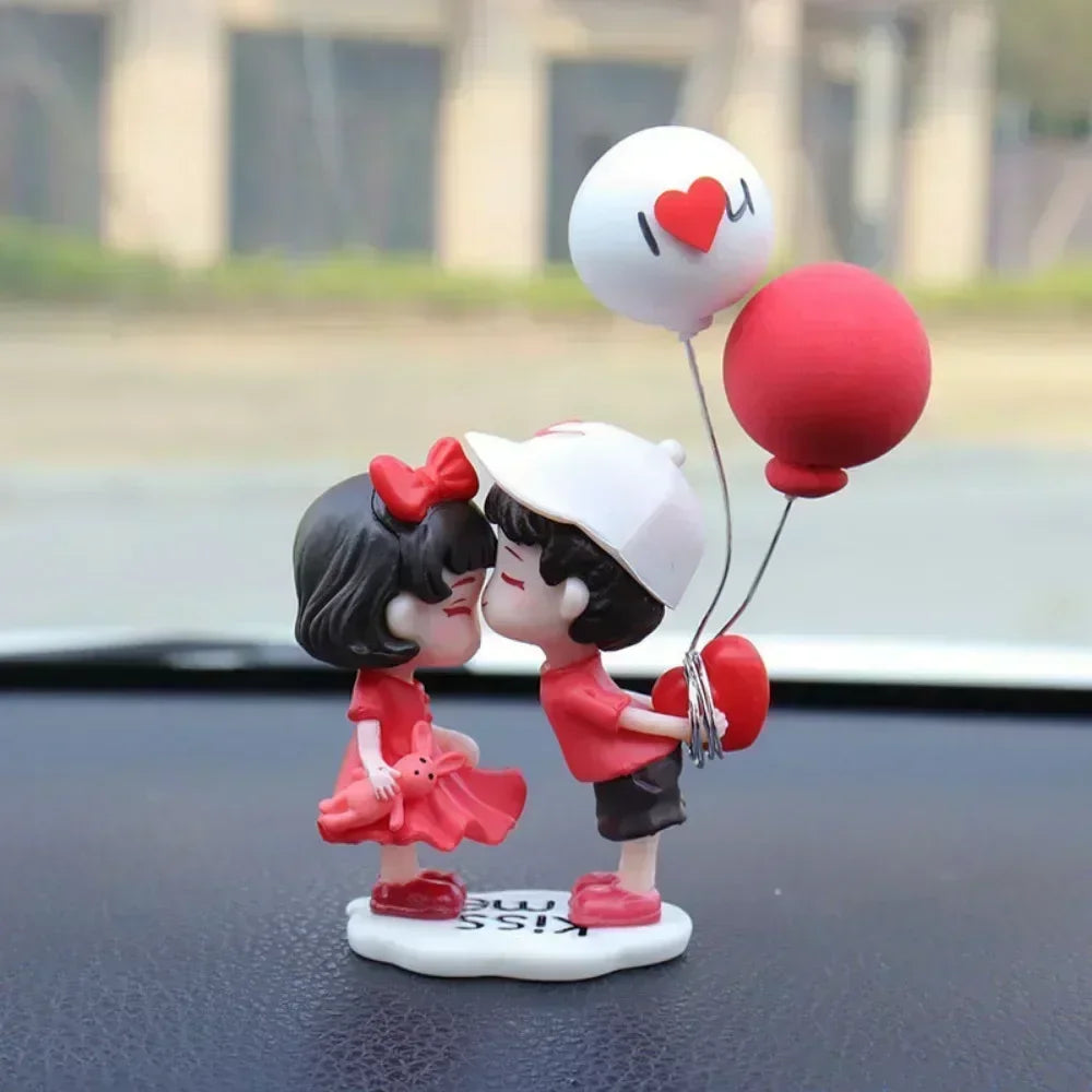 Cute Resin Couple Figurine